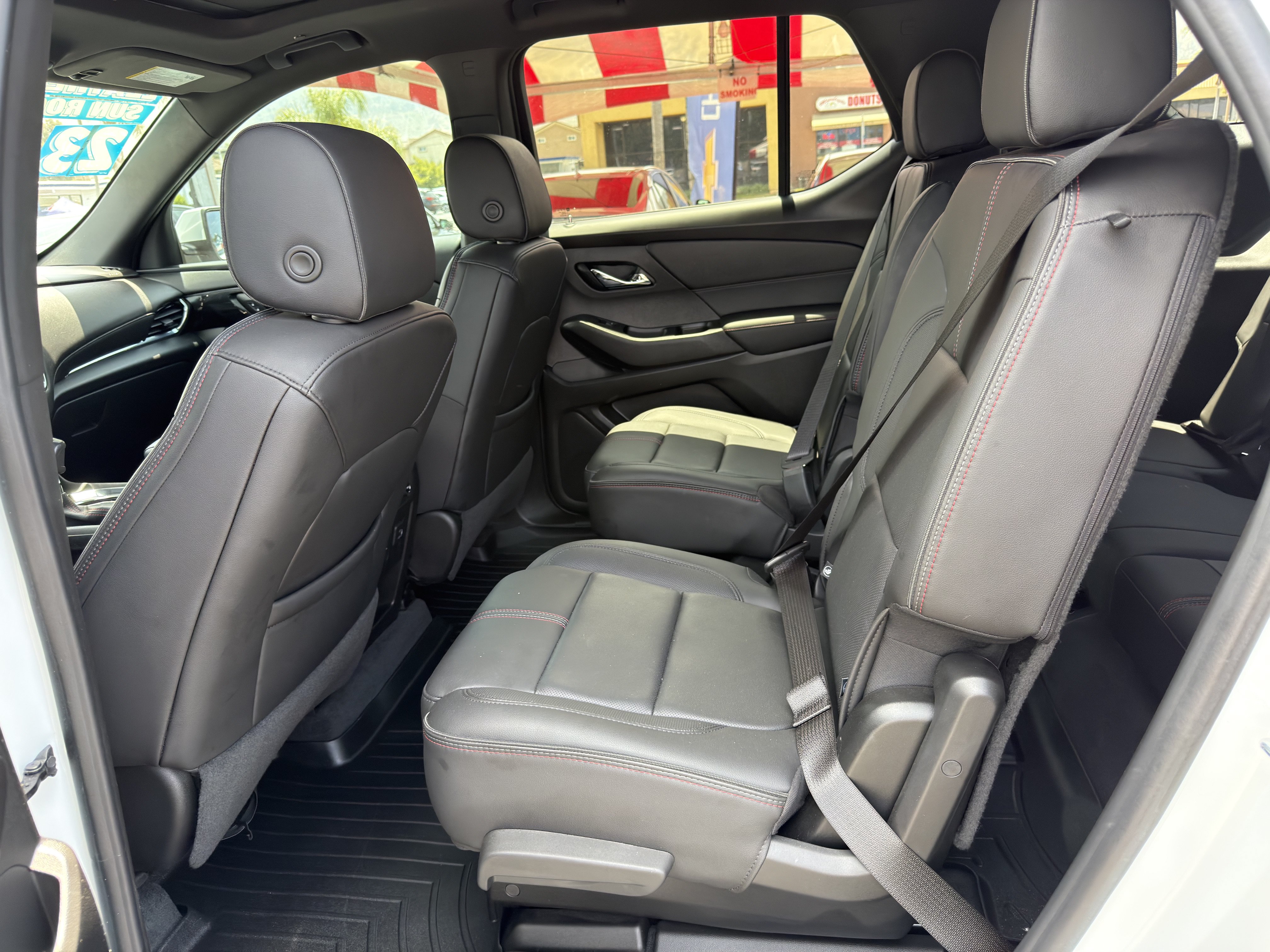 Used 2023 Chevrolet Traverse RS AWD/4WD image 18