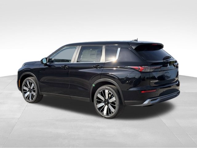 New 2026 Mitsubishi Outlander SE FWD image 3