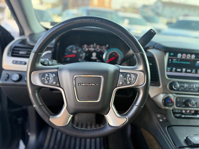 Used 2018 GMC Yukon Denali image 8