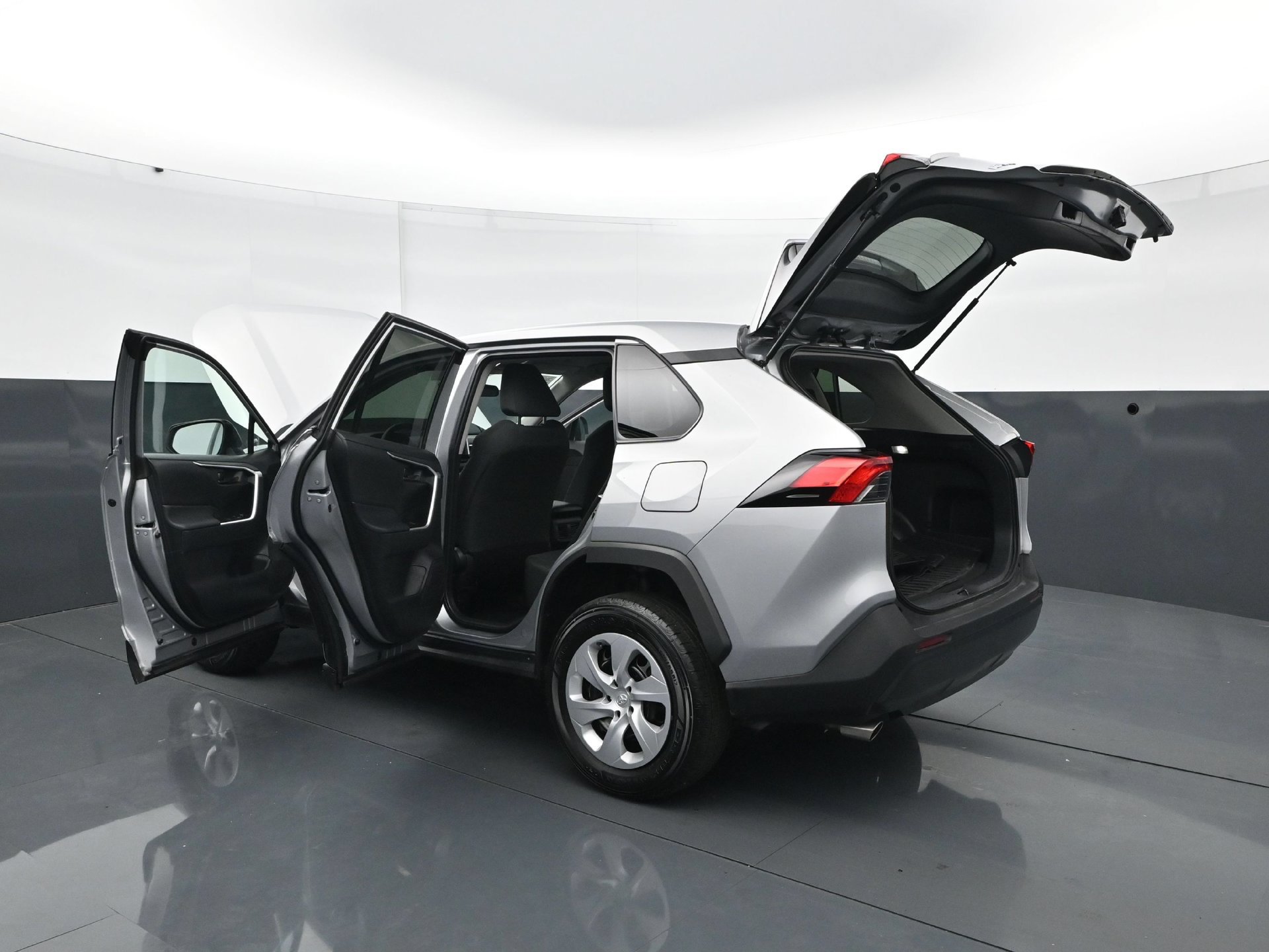 Used 2024 Toyota RAV4 LE AWD/4WD image 31