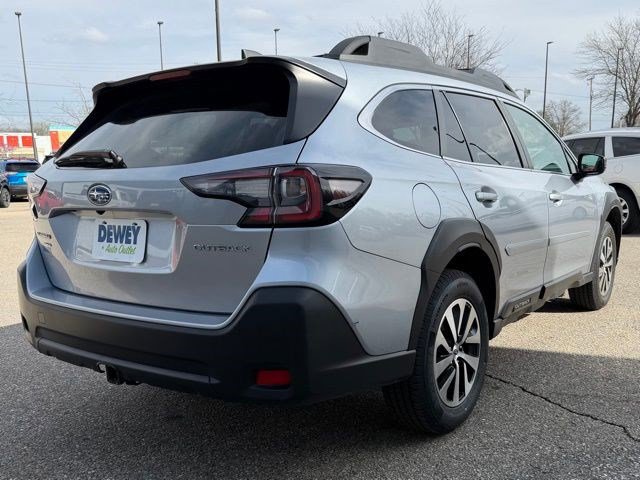 Used 2024 Subaru Outback Premium image 5