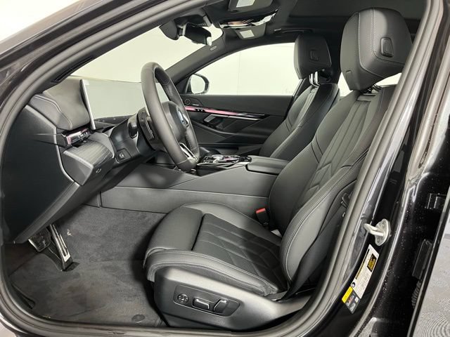 Used 2026 BMW 550e xDrive AWD/4WD image 11