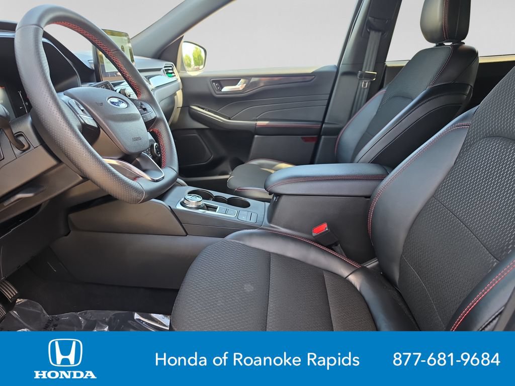 Used 2025 Ford Escape ST-Line FWD image 10