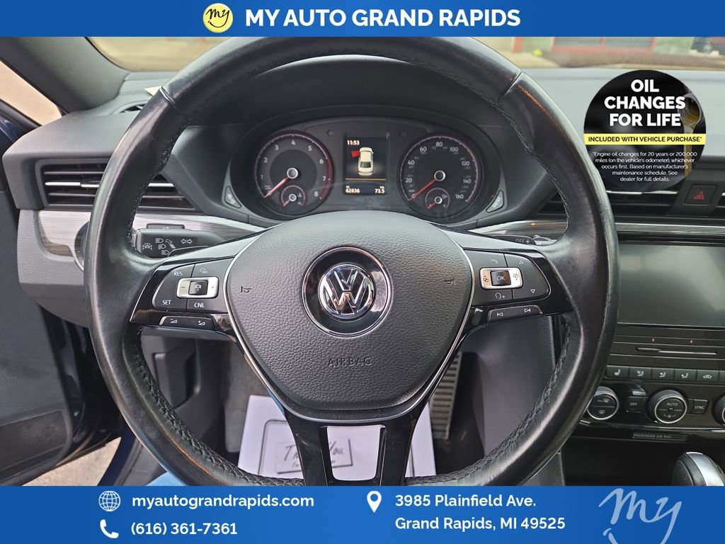 Used 2021 Volkswagen Passat 2.0T R-Line image 14