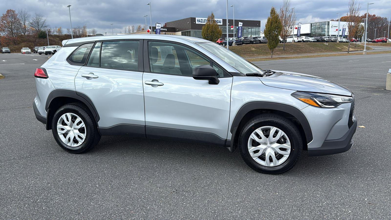 Used 2022 Toyota Corolla Cross L image 3