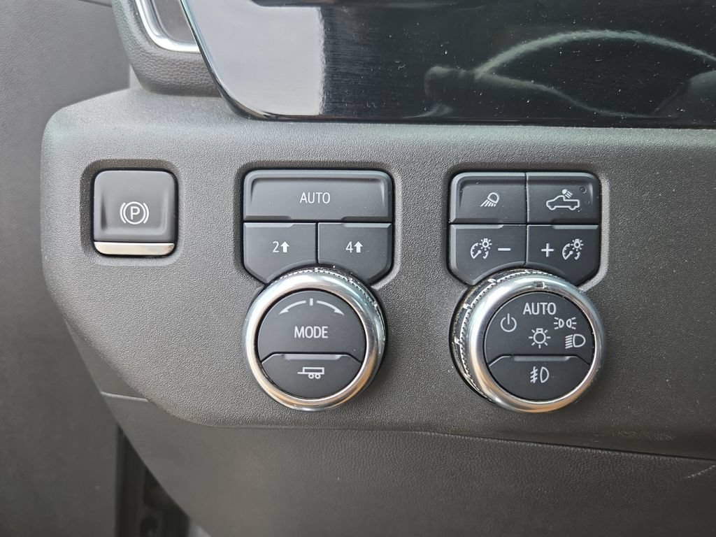 Used 2025 GMC Sierra 1500 SLT AWD/4WD image 19