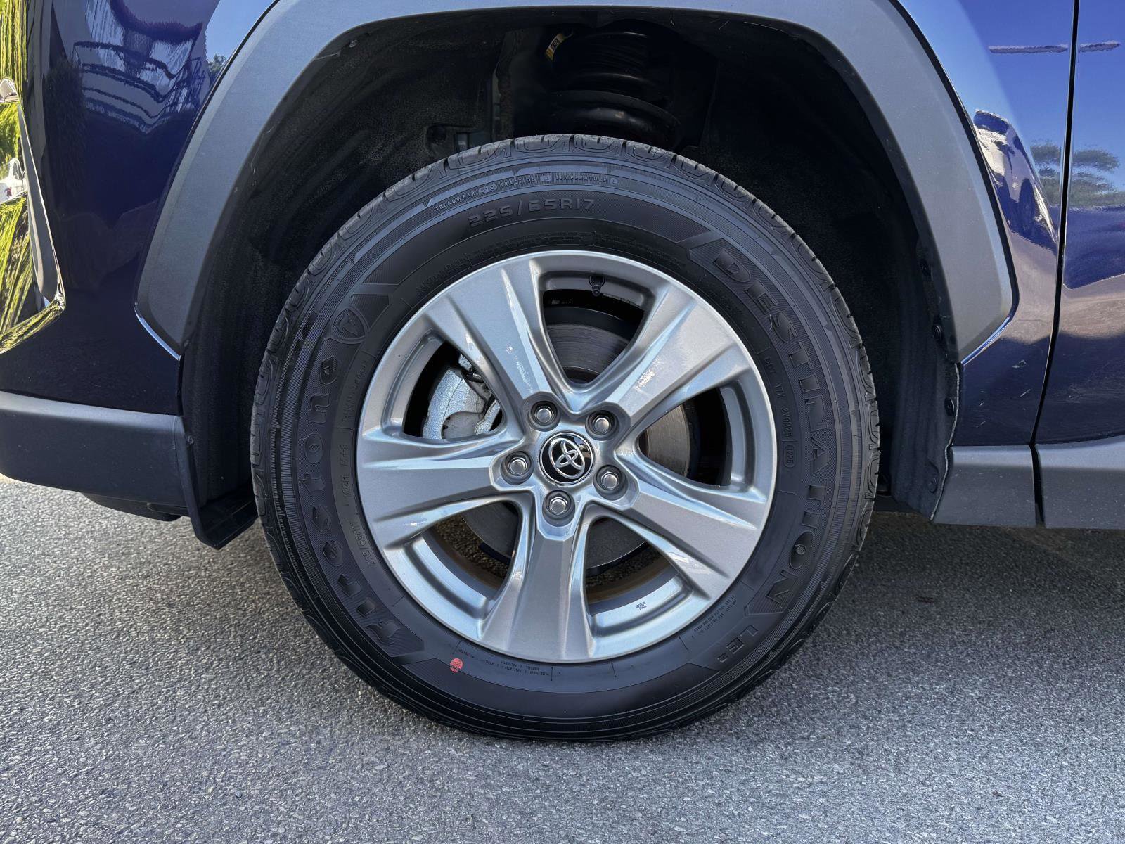 Certified 2025 Toyota RAV4 XLE AWD/4WD image 9
