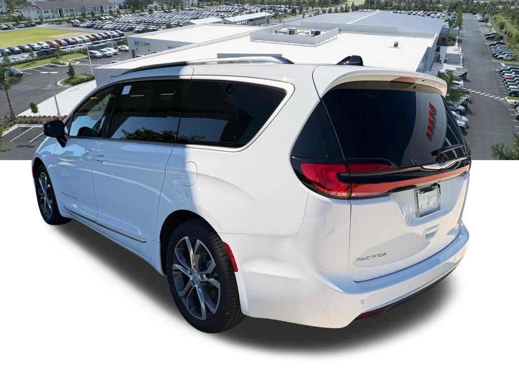 New 2026 Chrysler Pacifica Pinnacle FWD image 5