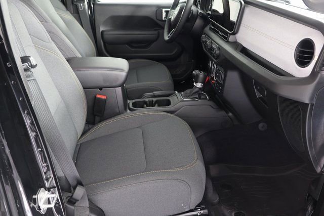 Used 2025 Jeep Wrangler Willys image 22