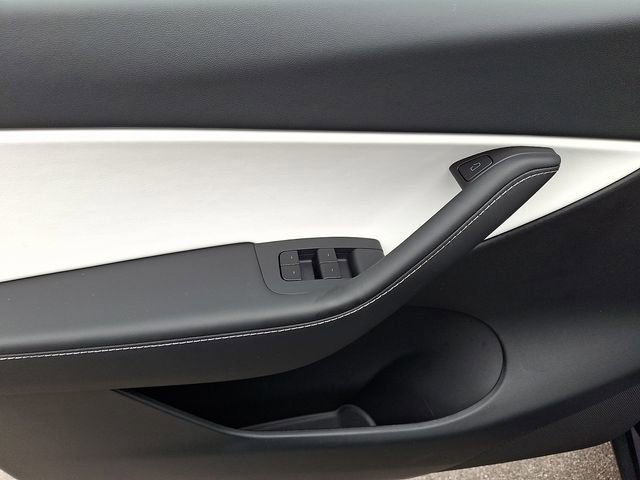 Used 2021 Tesla Model Y Long Range image 14