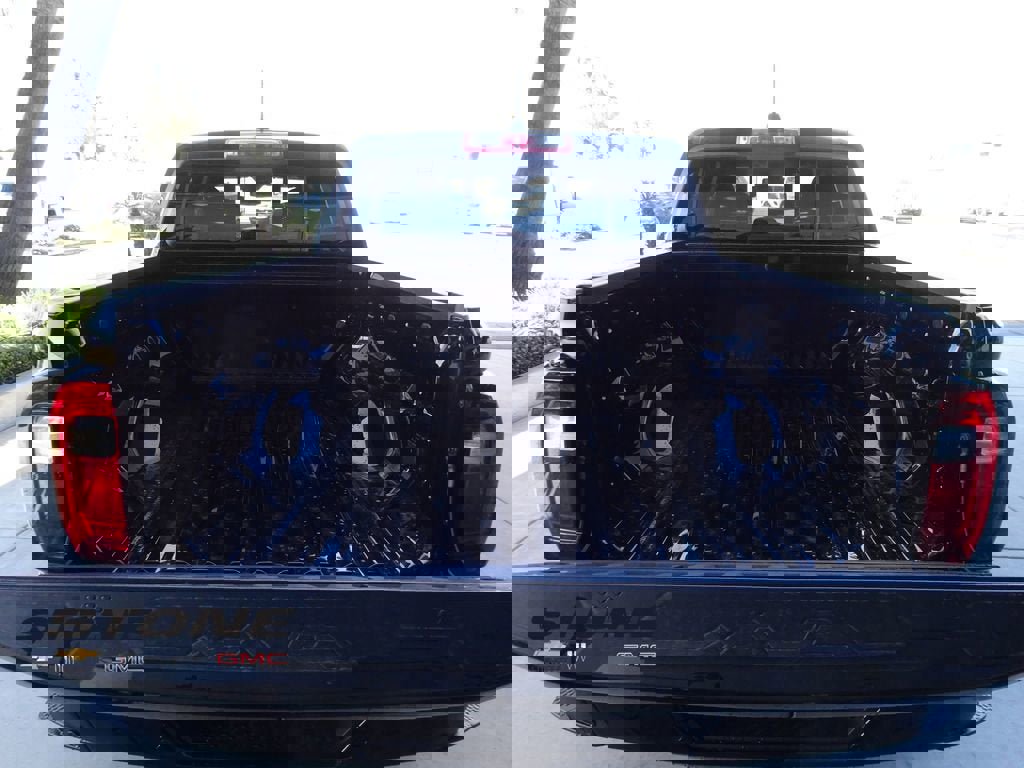 New 2026 GMC Canyon Elevation w/ Convenience Package image 8