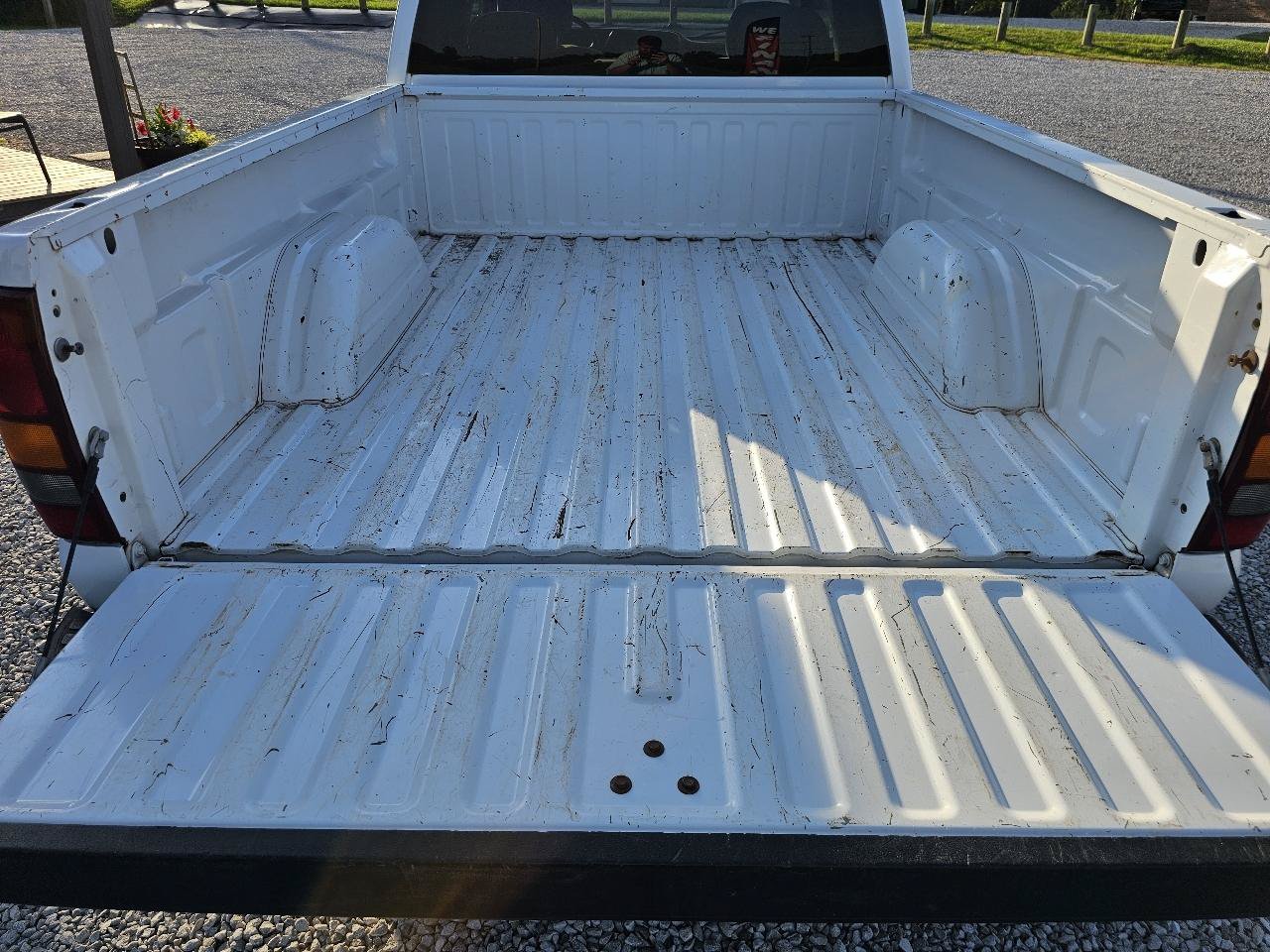 Used 2000 Chevrolet Silverado 1500 LS RWD image 18