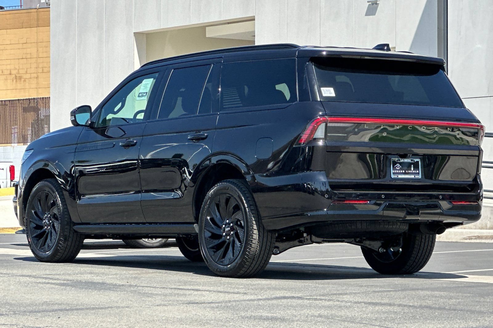 New 2026 Lincoln Navigator Reserve w/ Jet Appearance Package AWD/4WD image 5