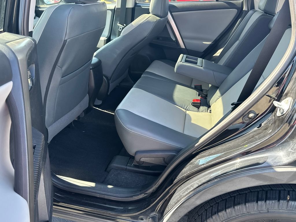 Used 2015 Toyota RAV4 Limited image 21