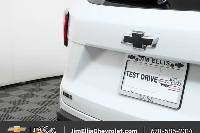 New 2026 Chevrolet Trax RS w/ Sunroof Package FWD image 32