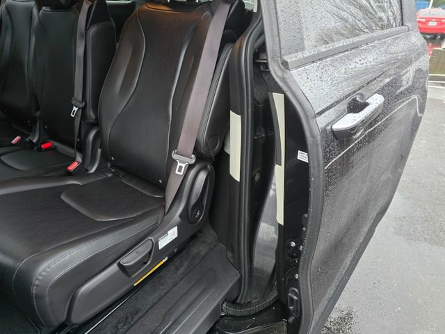 Certified 2022 Kia Carnival LX image 19