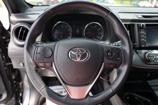 Used 2016 Toyota RAV4 SE w/ Advanced Technology Package AWD/4WD image 19