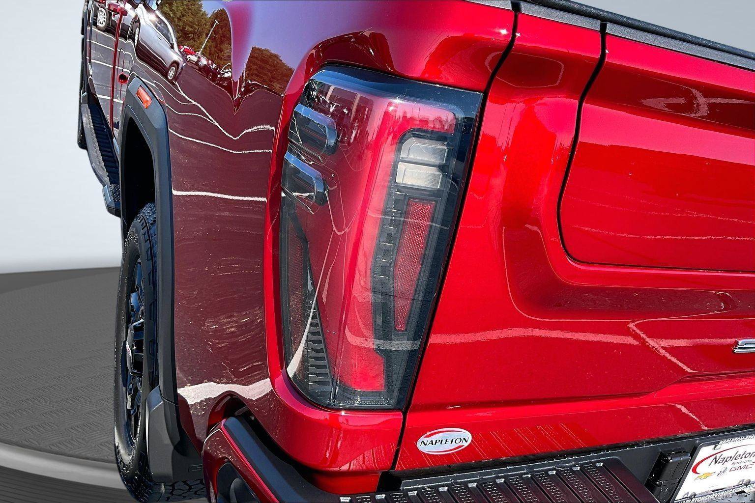 Used 2025 GMC Sierra 2500 AT4 w/ AT4 Premium Plus Package AWD/4WD image 31