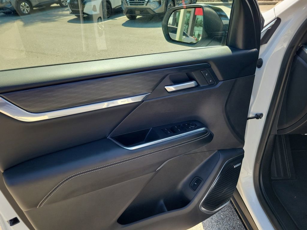 Used 2025 GMC Acadia Elevation image 25