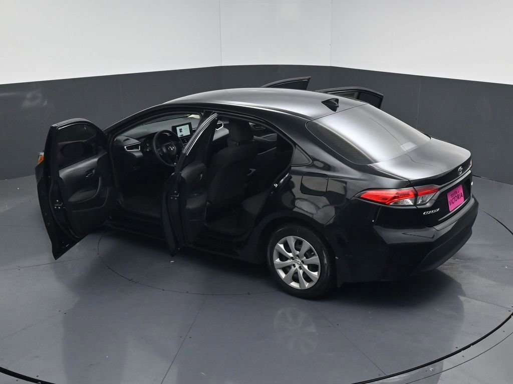 Used 2025 Toyota Corolla LE image 20