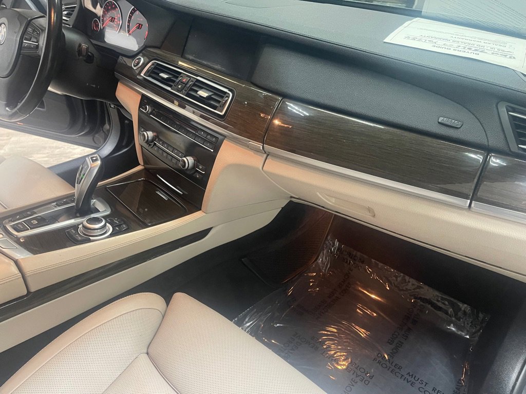 Used 2009 BMW 750Li image 27