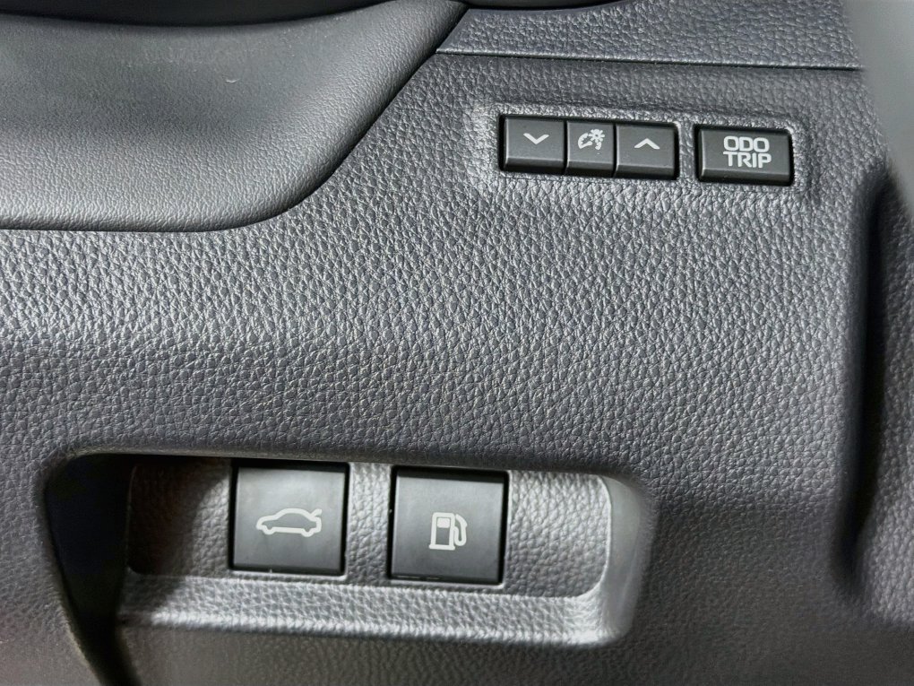 Used 2026 Toyota Crown AWD/4WD image 15
