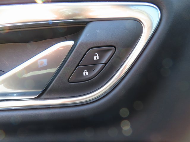 Certified 2023 Chevrolet Suburban High Country image 12