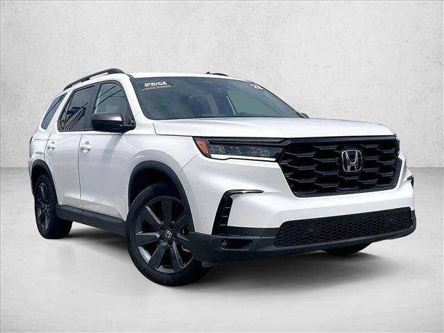 Used 2025 Honda Pilot Sport image 12