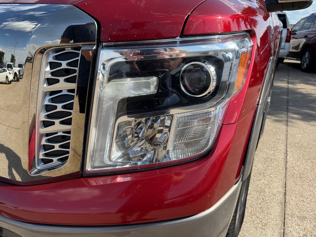 Used 2018 Nissan Titan Platinum Reserve w/ Platinum Utility Package AWD/4WD image 9