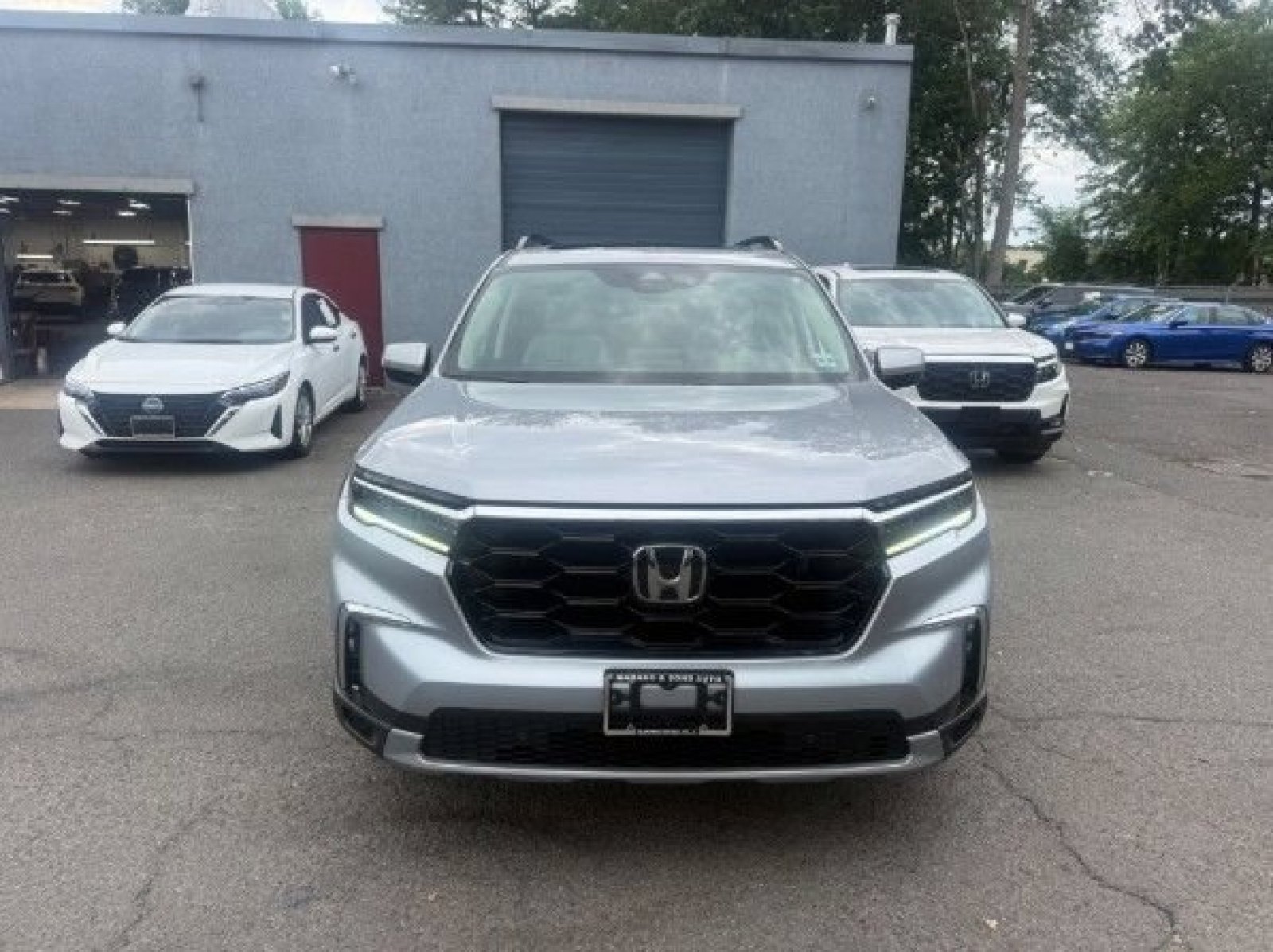 Used 2024 Honda Pilot Touring image 13