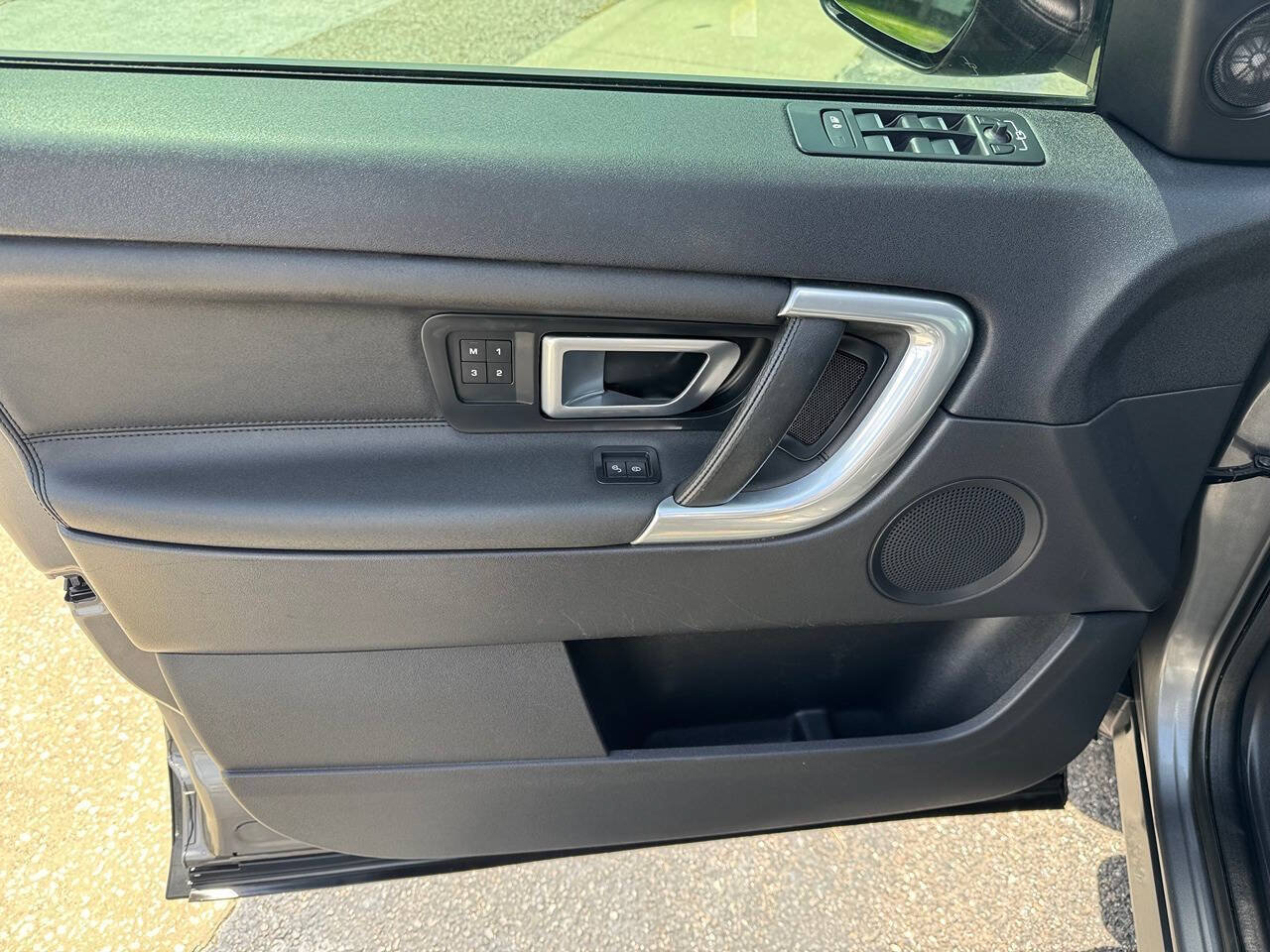 Used 2018 Land Rover Discovery Sport HSE AWD/4WD image 12