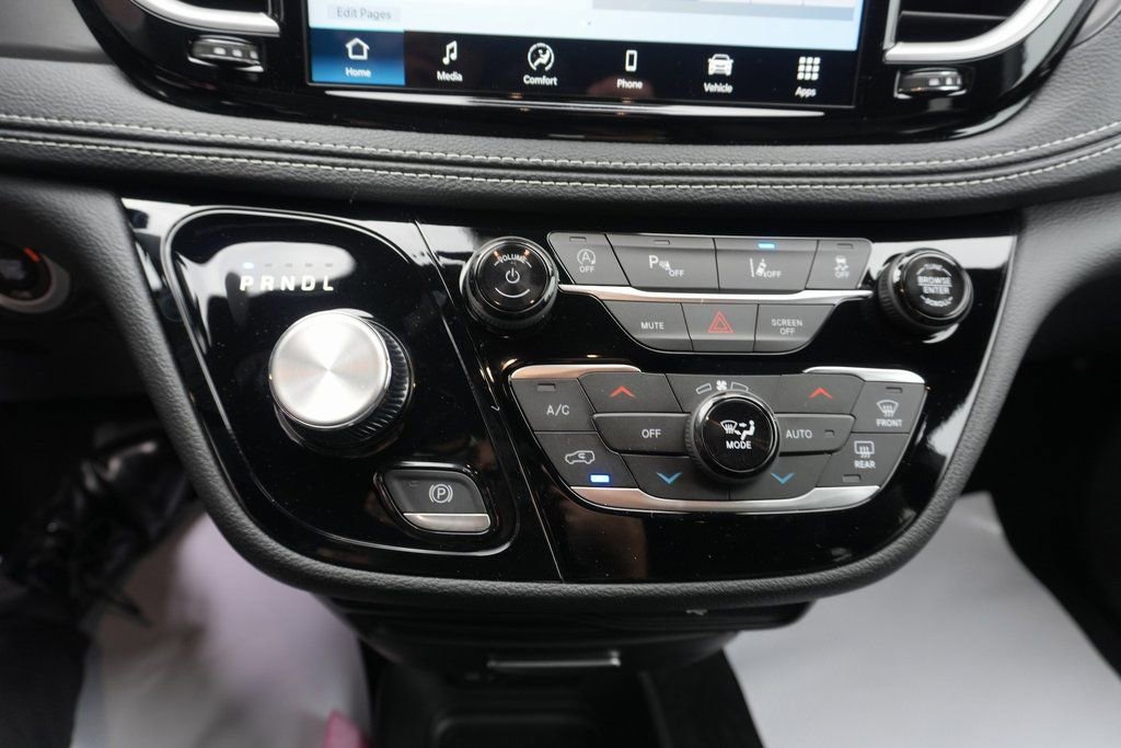 New 2026 Chrysler Pacifica Select image 18