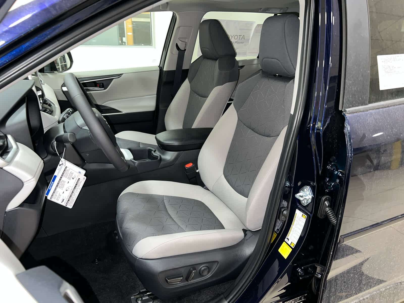 New 2025 Toyota RAV4 XLE w/ Convenience Package image 14