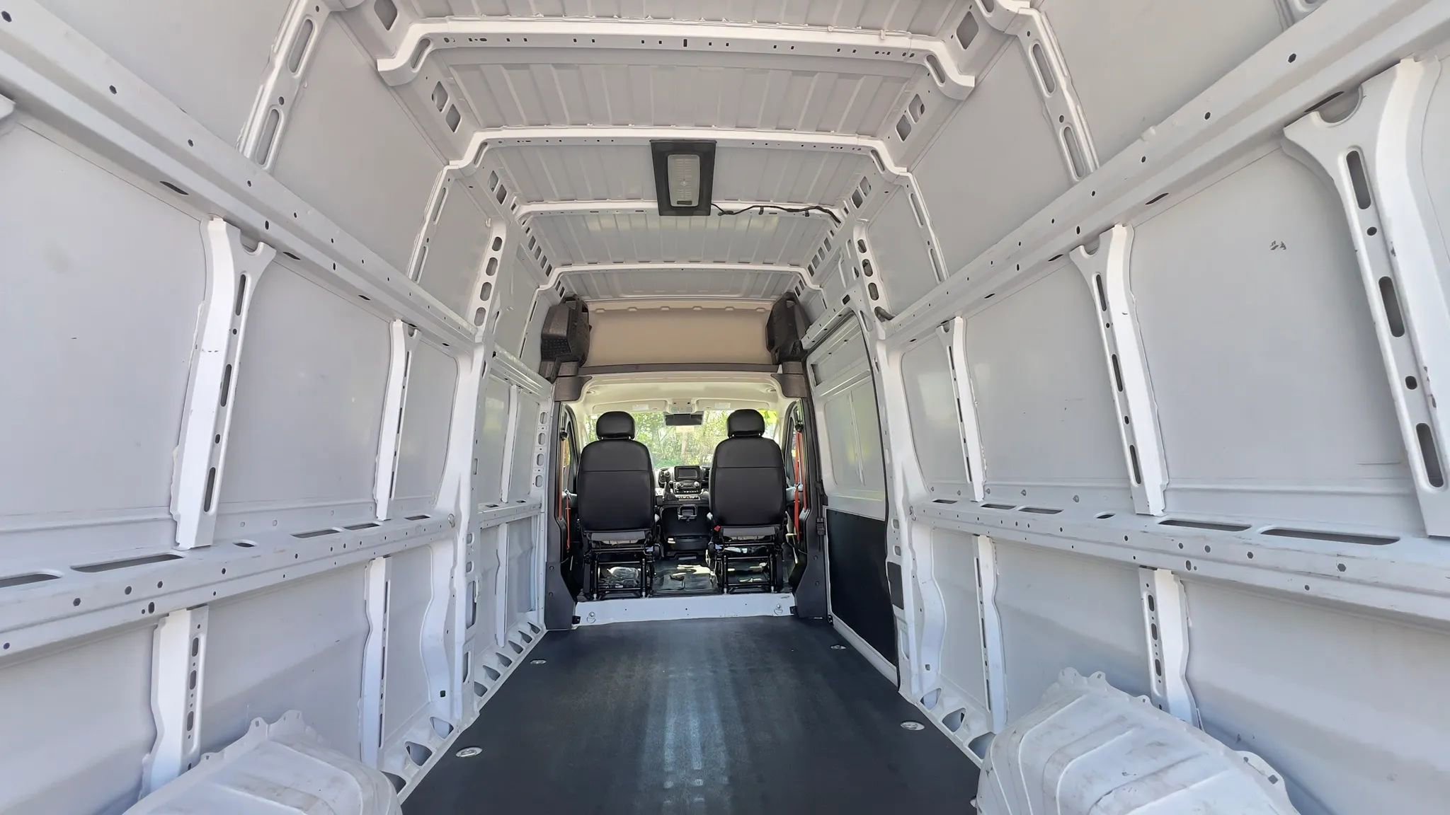 Used 2023 RAM ProMaster 3500 w/ Lane Management Group FWD image 14