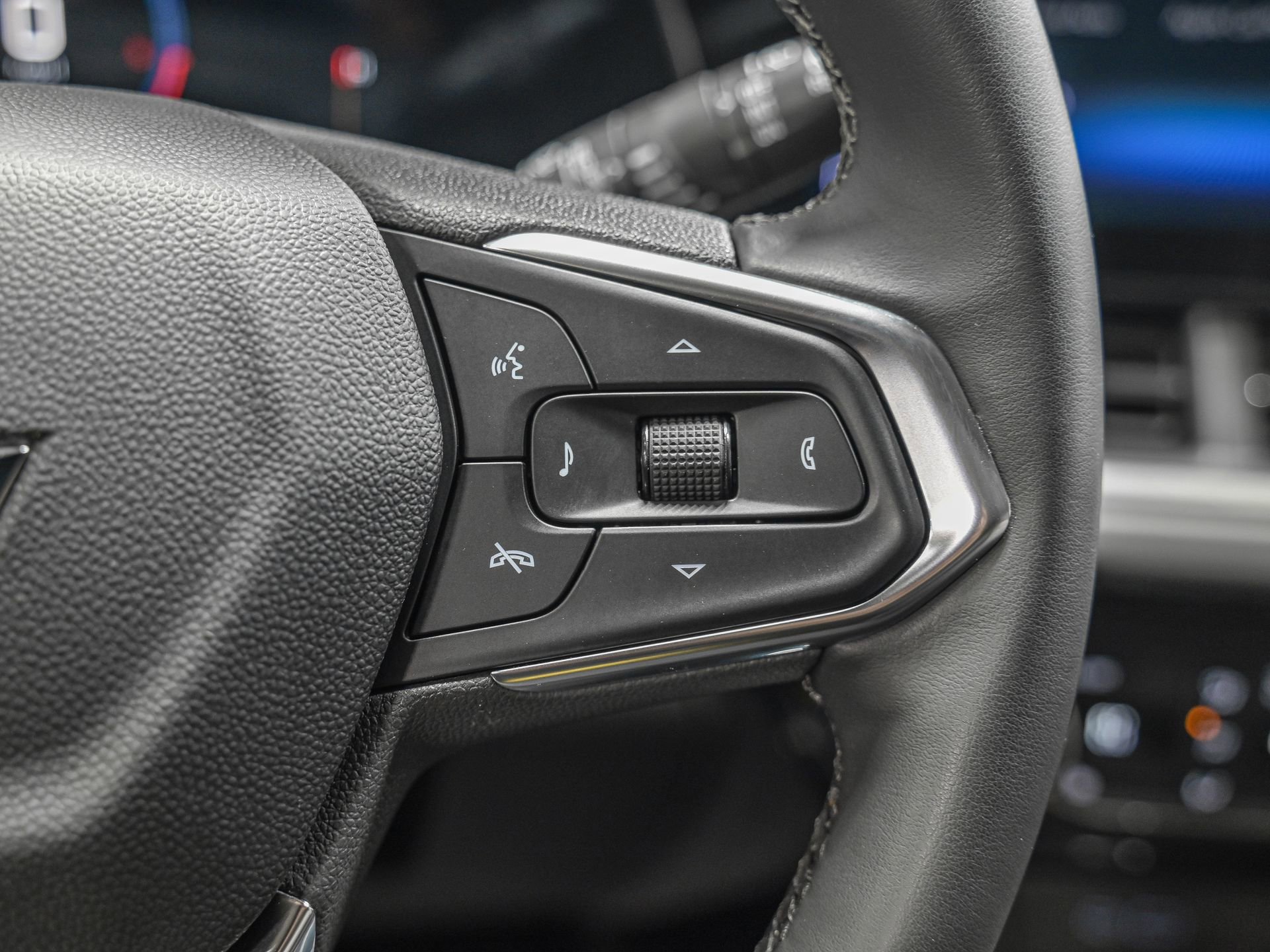 Used 2025 Chevrolet Trax ACTIV w/ Driver Confidence Package image 19