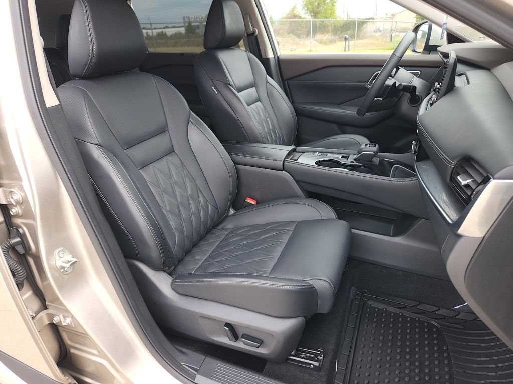 Certified 2023 Nissan Rogue Platinum w/ Platinum Premium Package image 15