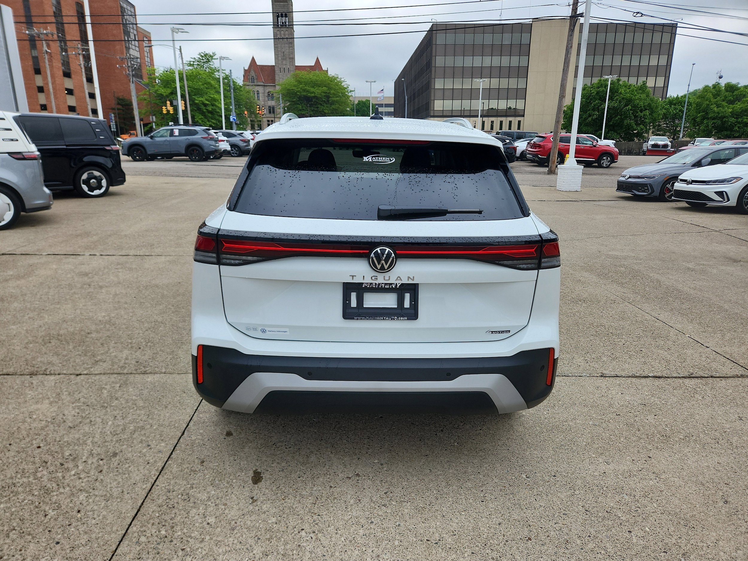 New 2026 Volkswagen Tiguan SE AWD/4WD image 4