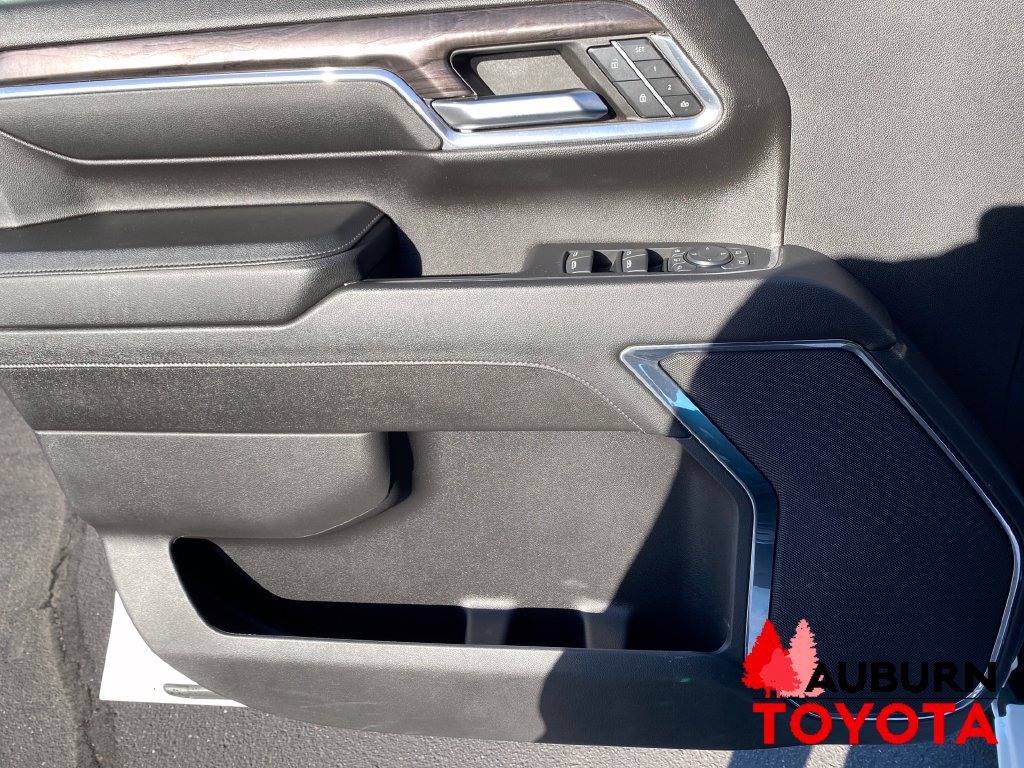 Used 2024 Chevrolet Silverado 2500 LTZ AWD/4WD image 9