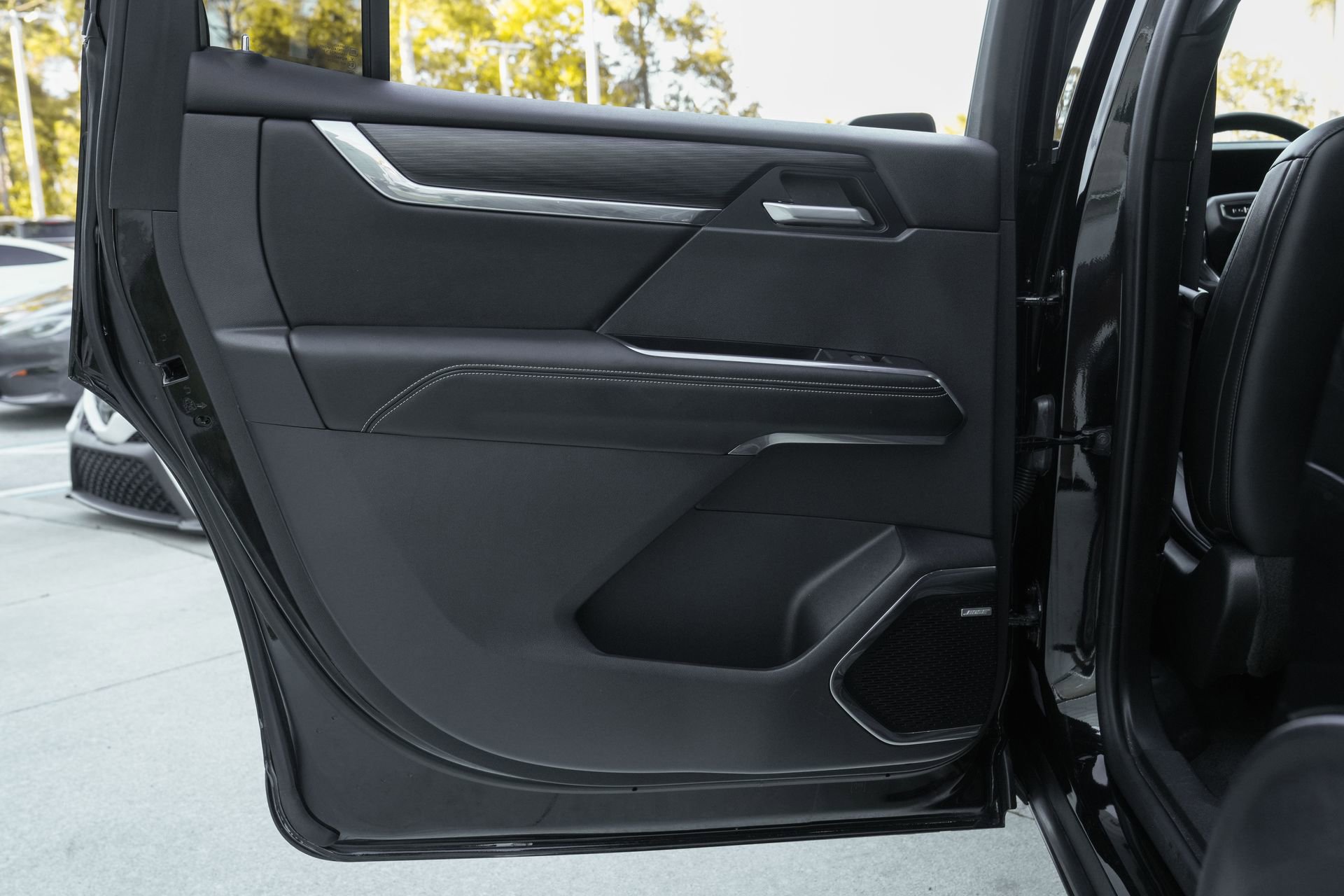 Used 2024 GMC Acadia Elevation image 33