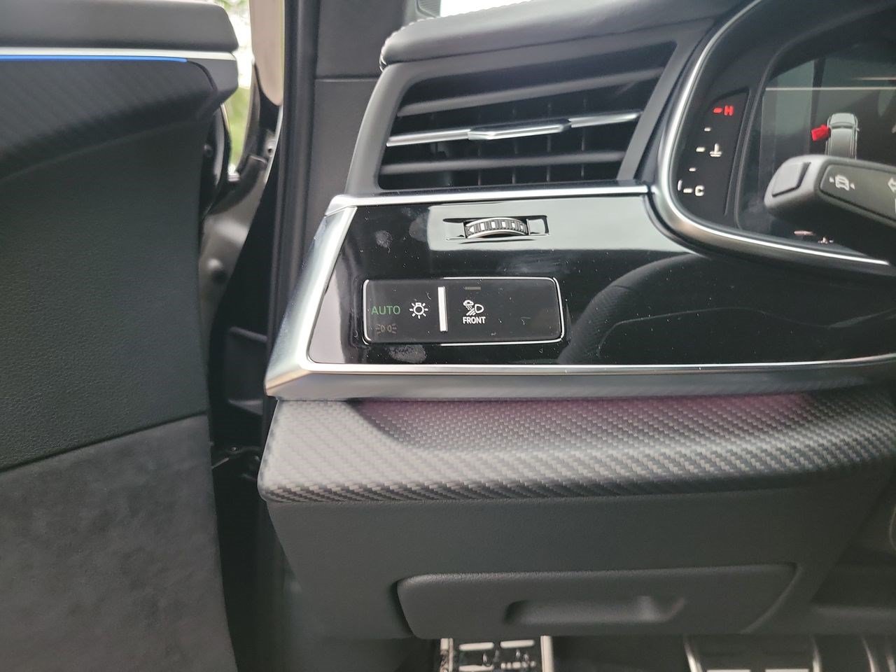 New 2026 Audi SQ7 Prestige AWD/4WD image 13