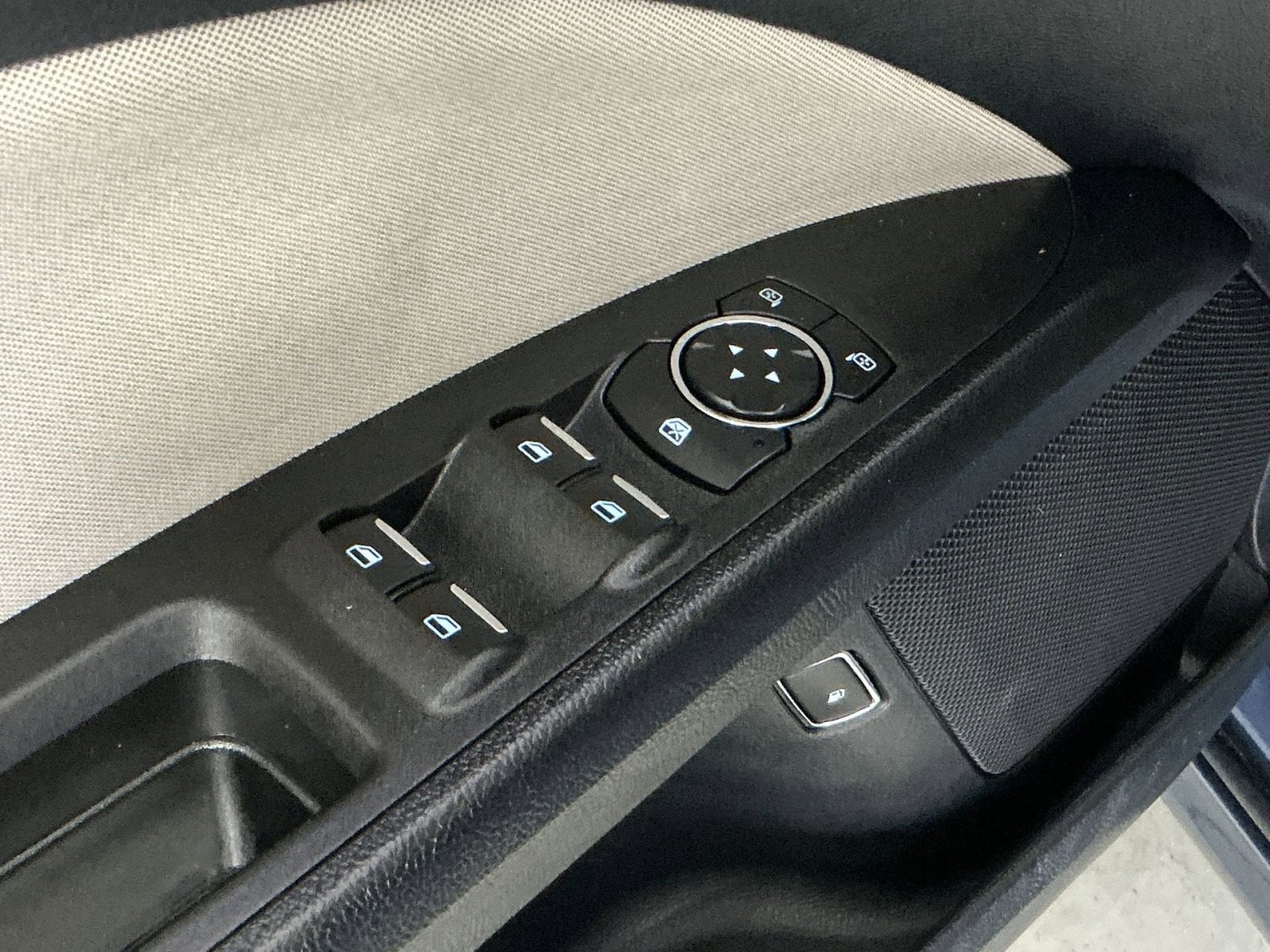 Used 2018 Ford Fusion S FWD image 16