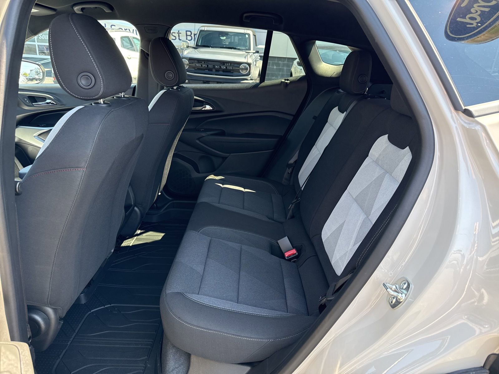 Used 2026 Chevrolet Trax RS FWD image 39