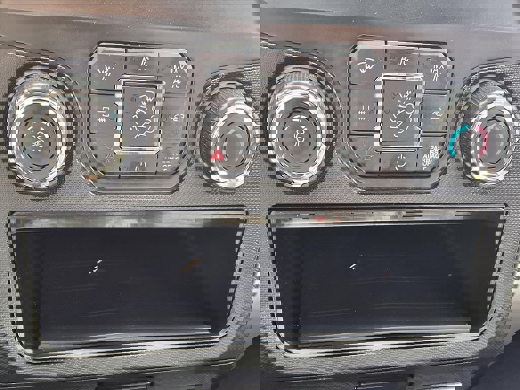 Used 2013 Ford F150 XLT w/ Mid Equipment Group image 18