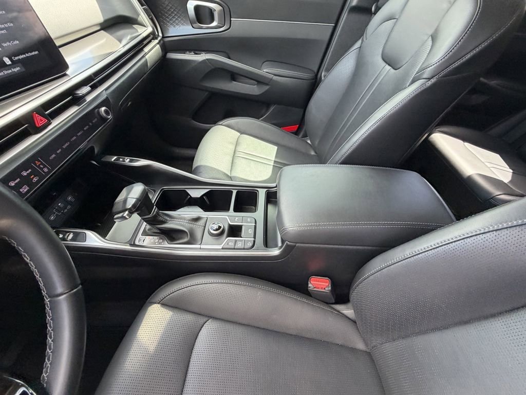 Used 2025 Kia Sorento S FWD image 19