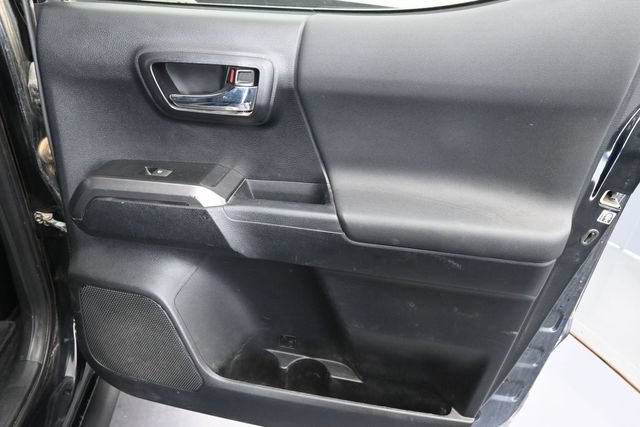 Used 2019 Toyota Tacoma TRD Sport w/ Technology Package AWD/4WD image 31