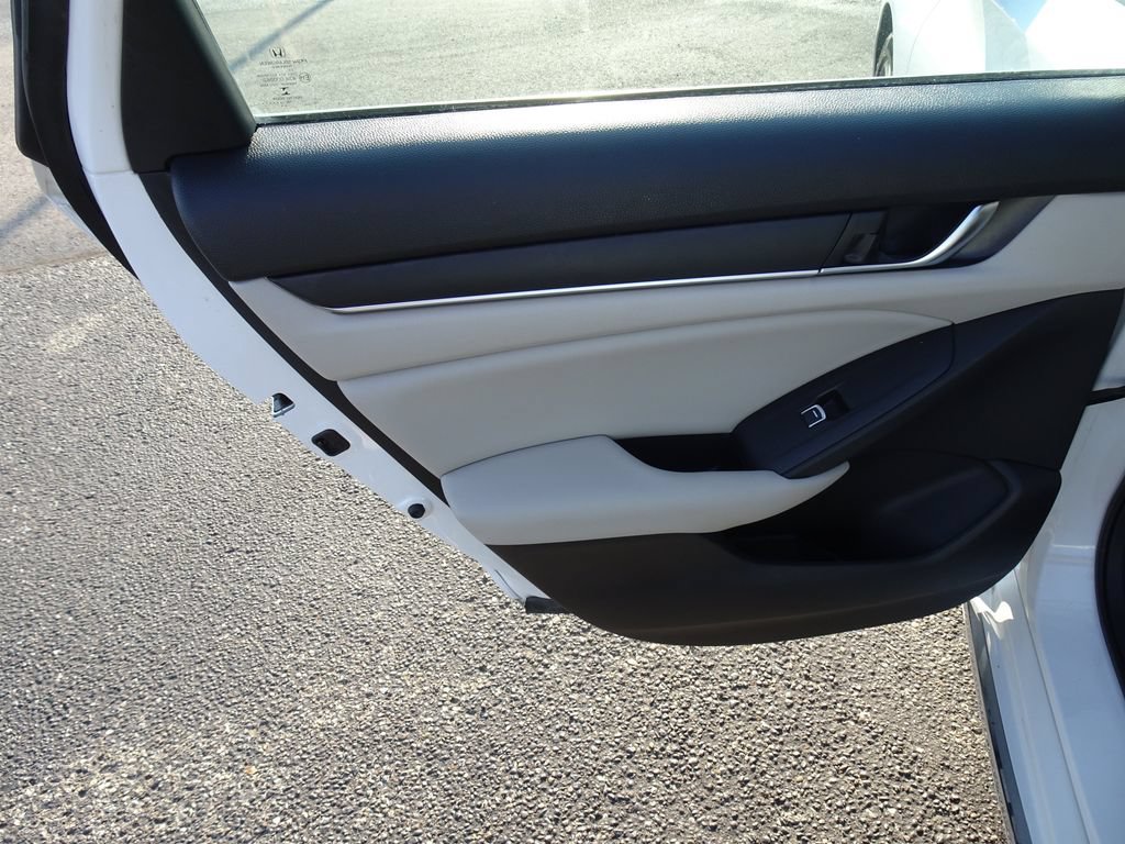 Used 2018 Honda Accord EX image 17