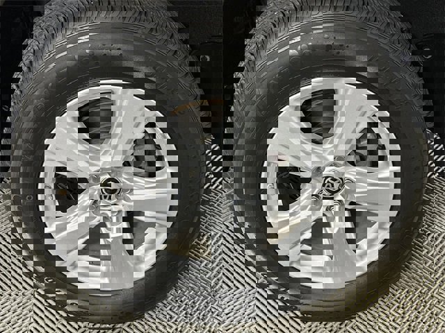 Used 2021 Toyota RAV4 LE image 34