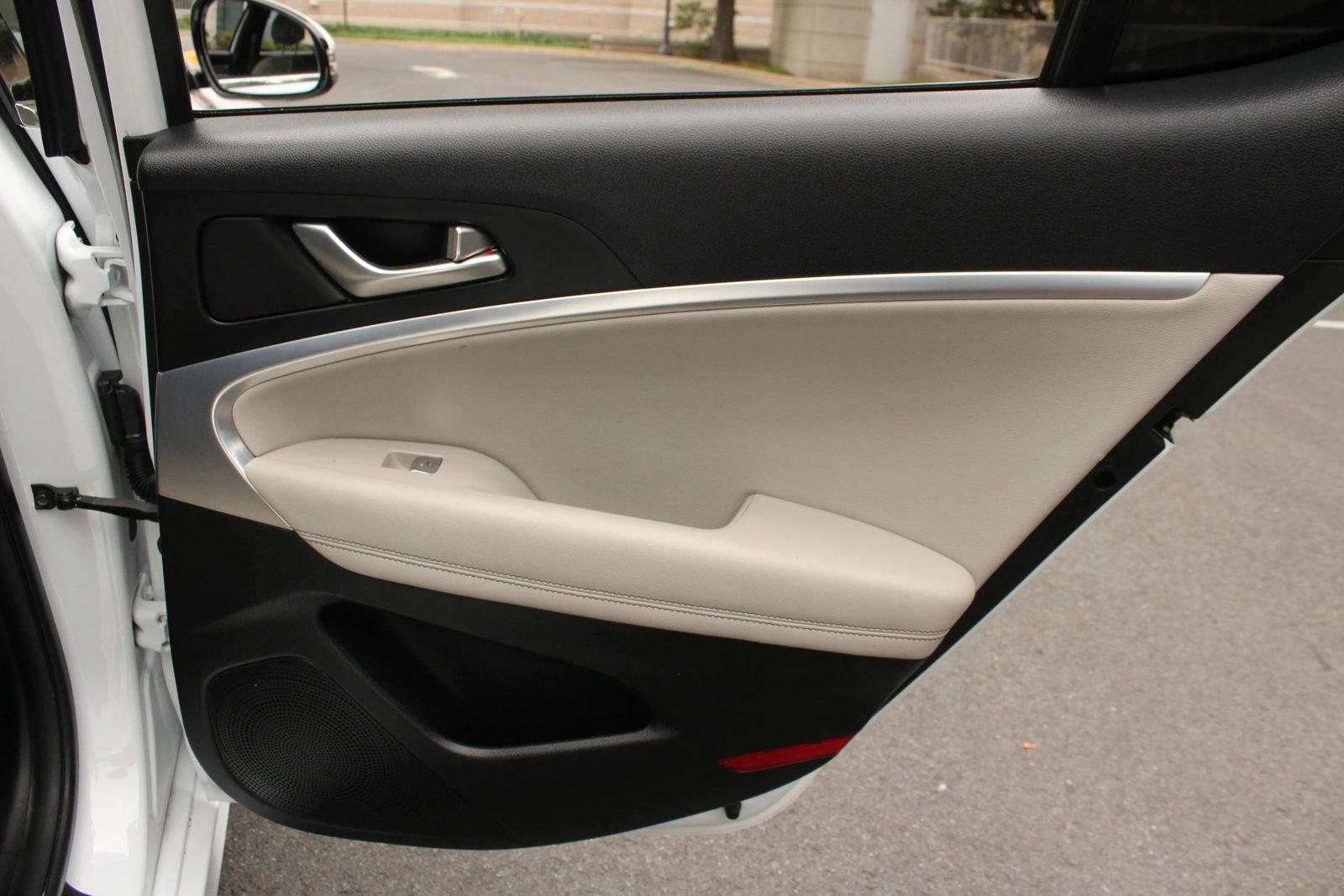 Used 2023 Genesis G70 2.0T AWD/4WD image 25