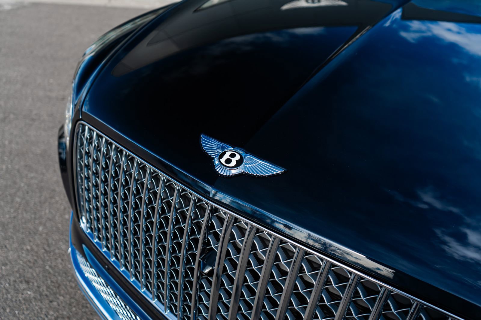 Used 2025 Bentley Bentayga image 20