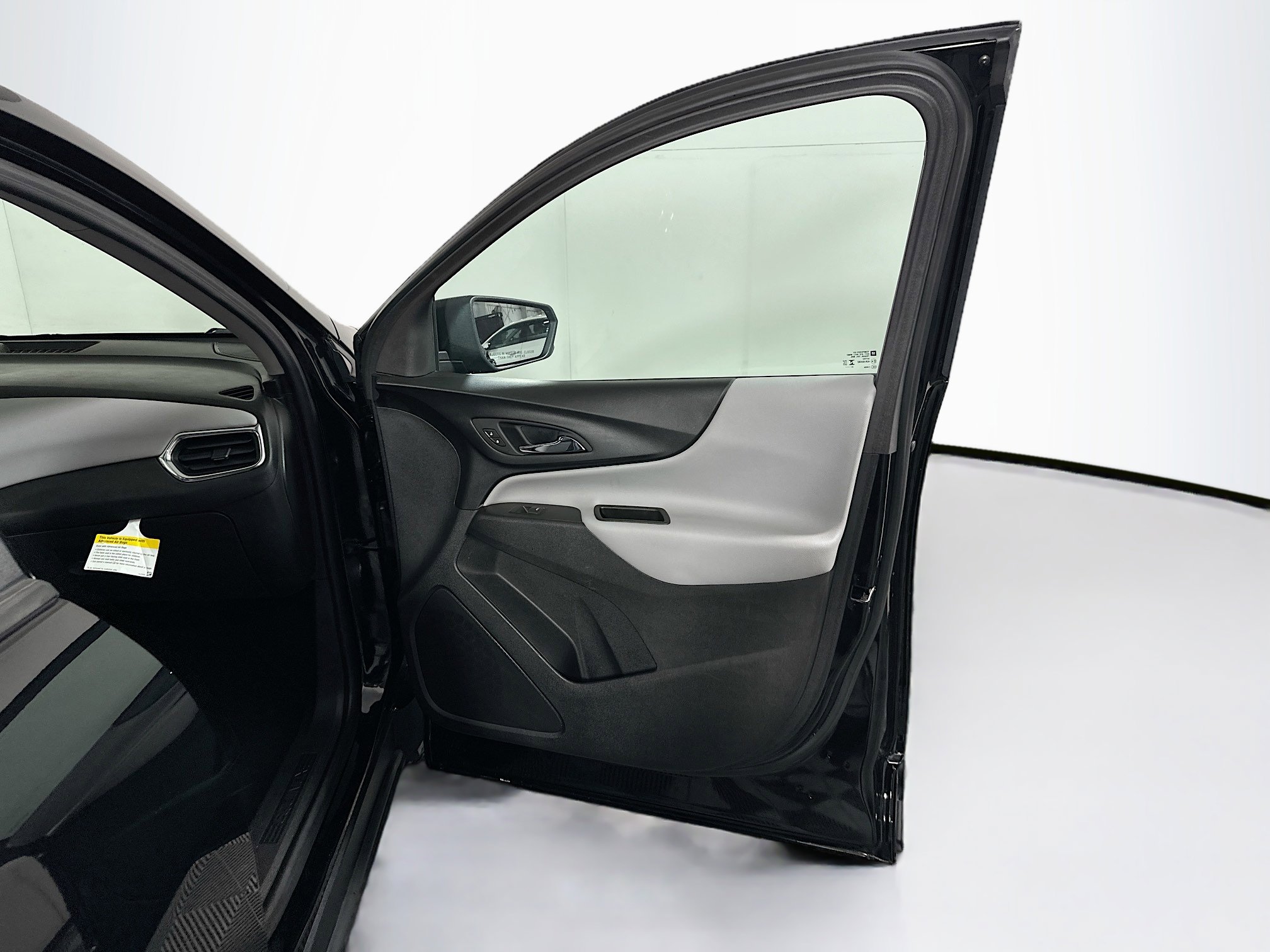 Used 2024 Chevrolet Equinox LS image 30